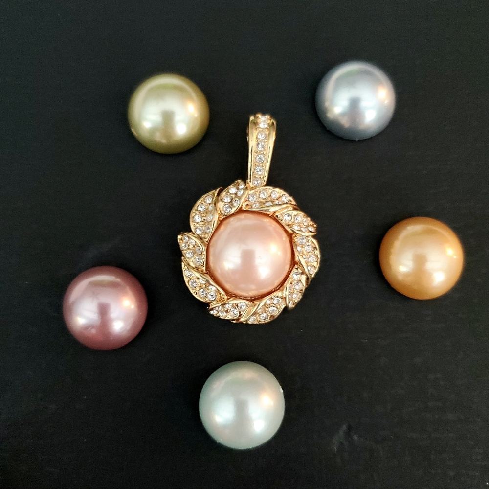 Kenneth Jay Lane pendant